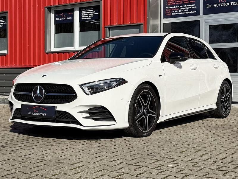 Gebraucht Mercedes A180 AMG 116 PS (85 kW) 2021 Polarweiß Limousine