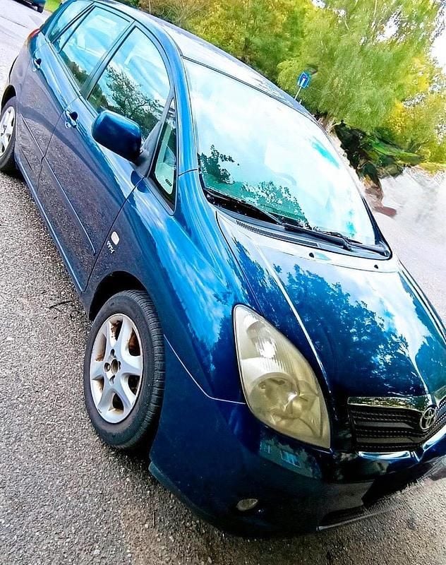 Blau Gebraucht 2003 Toyota Corolla Verso Van / Kleinbus | 1.450 € - Bild 1/4
