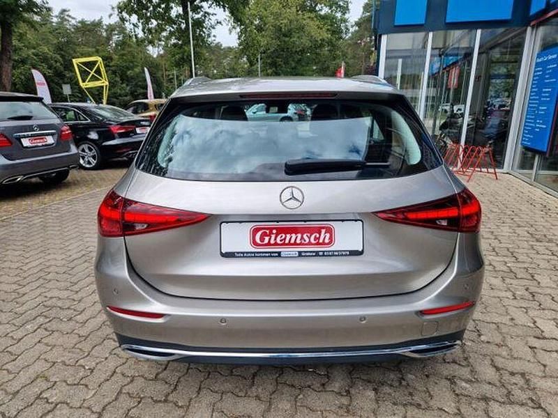 Gebraucht Mercedes C220 197 PS (144 kW) 2024 Silber Limousine
