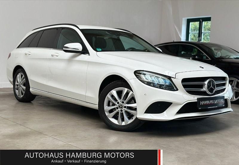 Weiß Gebraucht 2020 Mercedes C220 Kombi | 18.190 € (Superpreis) - Bild 1/4