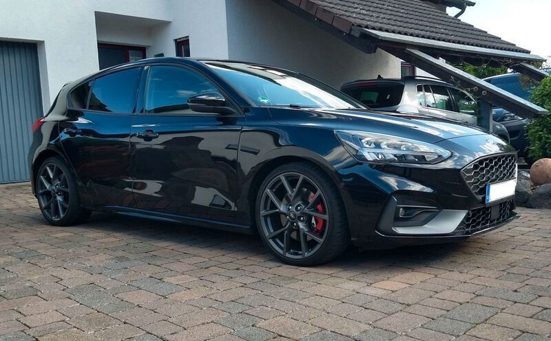 Schwarz Gebraucht 2021 Ford Focus ST Limousine | 24.600 € (Guter Preis) - Bild 1/4