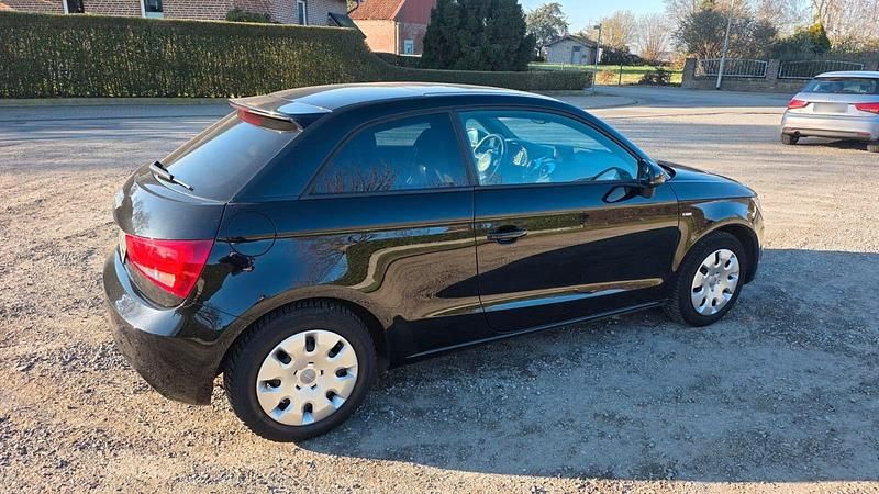 Gebraucht Audi A1 S-Line 122 PS (89 kW) 2011 Schwarz Limousine