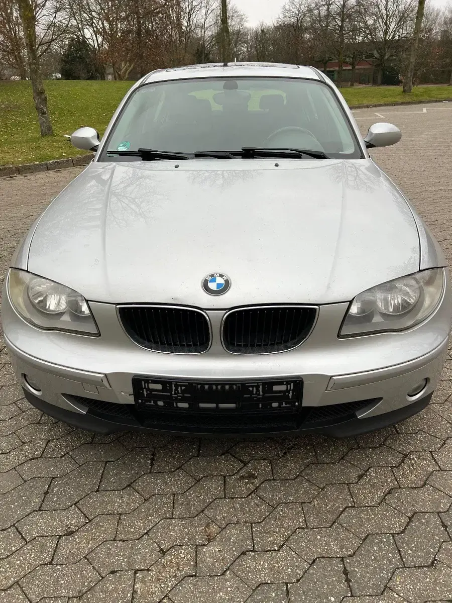 Gebraucht BMW 118 122 PS (89 kW) 2006 Silber Kleinwagen