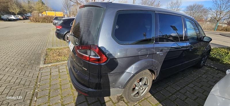 Grau Gebraucht 2006 Ford Galaxy Van / Kleinbus | 2.900 € (Guter Preis) - Bild 1/4