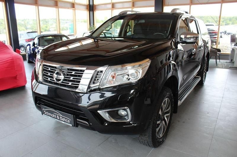 Schwarz Gebraucht 2017 Nissan Navara Tekna Abholung | 22.990 € (Fairer Preis) - Bild 1/4