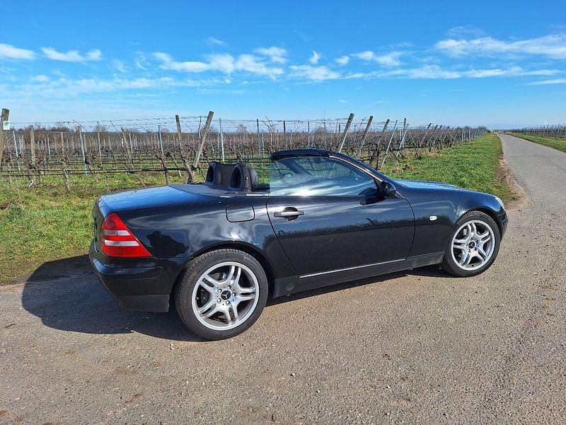 Schwarz Gebraucht 1999 Mercedes SLK200 Cabrio | 9.500 € - Bild 1/4