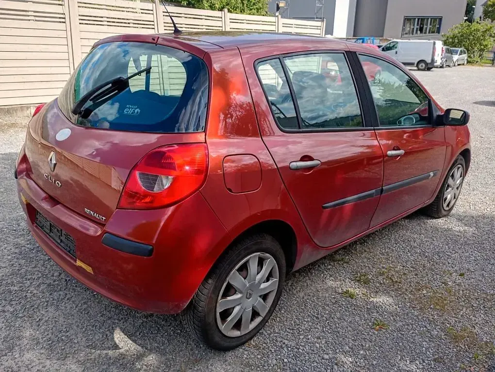 Gebraucht Renault Clio III Dynamique 88 PS (64 kW) 2007 Rot Limousine