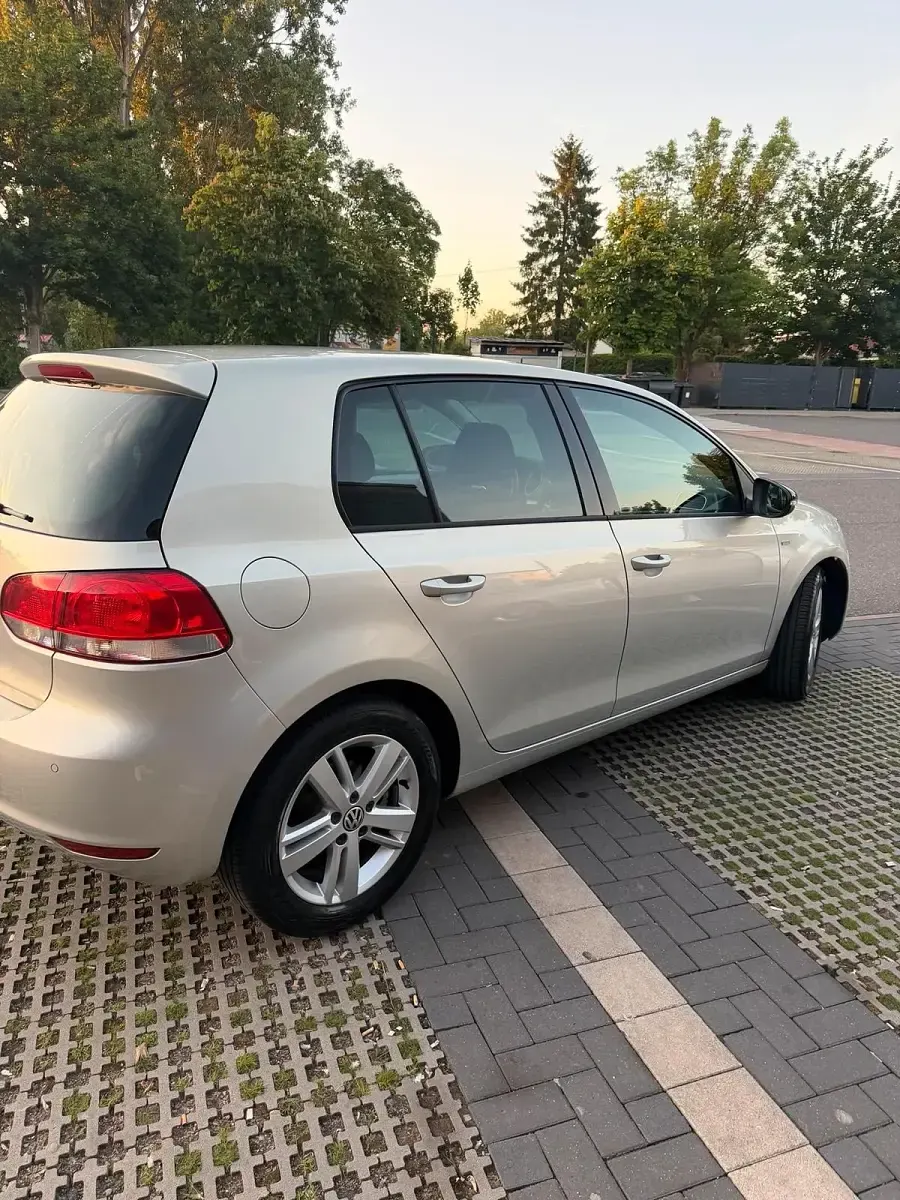 Gebraucht VW Golf VII 86 PS (63 kW) 2012 Silber Limousine