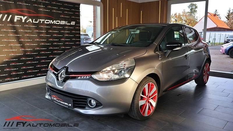 Grau Gebraucht 2015 Renault Clio IV Luxe Limousine | 7.490 € (Guter Preis) - Bild 1/4