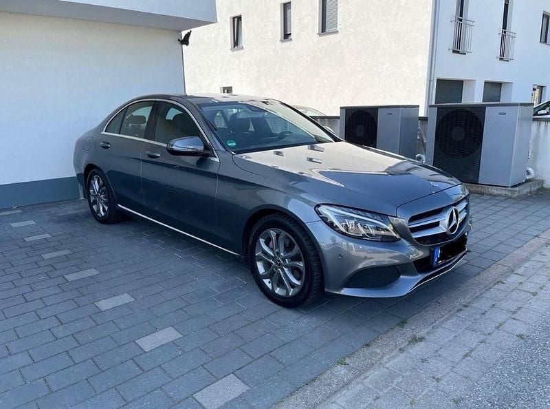 Grau Gebraucht 2017 Mercedes C180 Limousine | 18.750 € (Guter Preis) - Bild 1/4