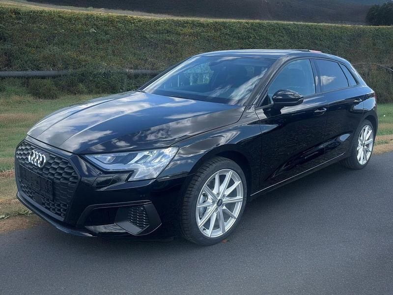 Schwarz Gebraucht 2023 Audi A3 S-Line Limousine | 26.200 € (Superpreis) - Bild 1/4