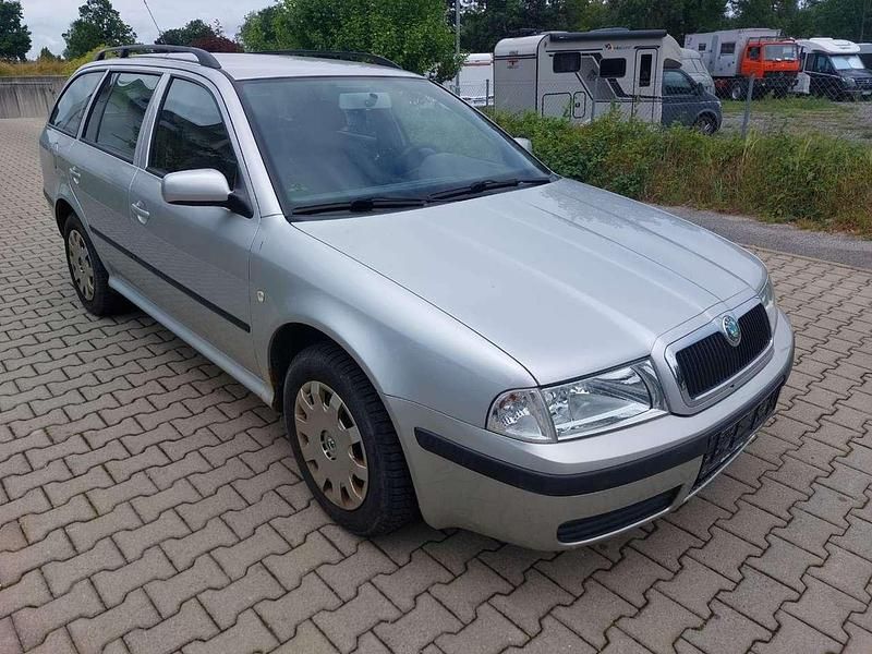 Gebraucht Skoda Octavia Ambiente 101 PS (74 kW) 2005 Diamantsilber met. Kombi