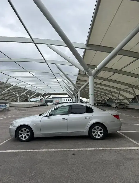 Gebraucht BMW 520 170 PS (125 kW) 2004 Silber Limousine