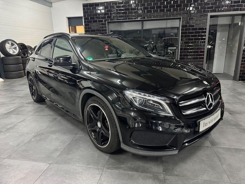 Gebraucht Mercedes GLA220 AMG line 177 PS (130 kW) 2015 Schwarz SUV