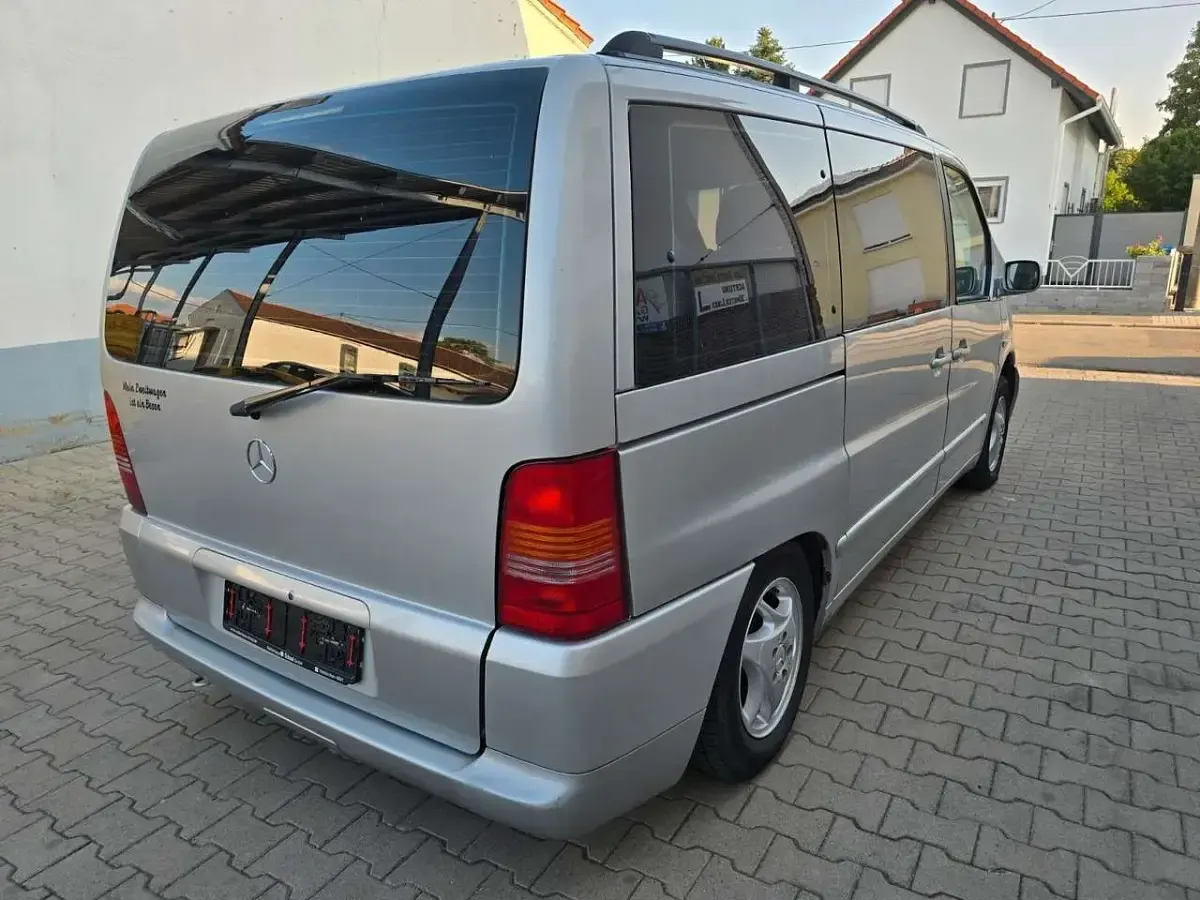 Gebraucht Mercedes V280 174 PS (127 kW) 2001 Silber Van / Kleinbus