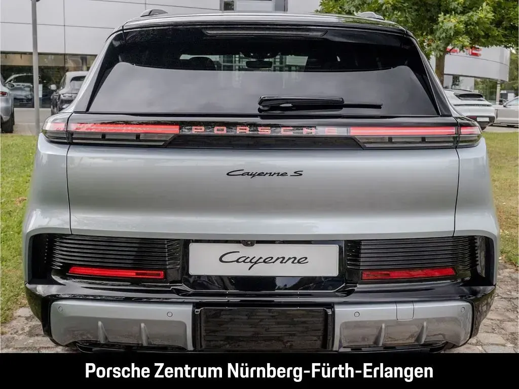 Gebraucht Porsche Cayenne S Electric 489 kW (666 PS) 2026 Silber SUV