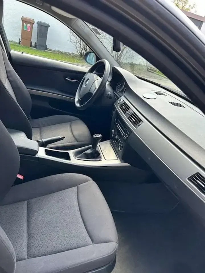 Brugt BMW 318 143 HK (105 kW) 2008 Sort Sedan
