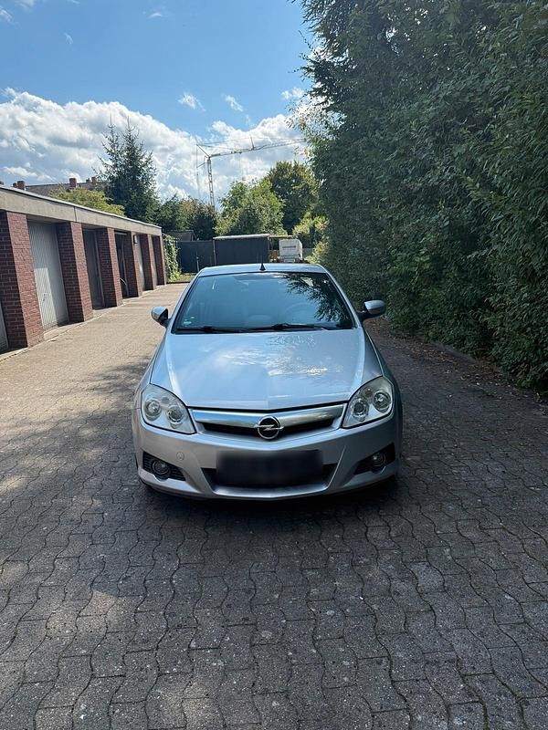 Gebraucht Opel Tigra 95 PS (69 kW) 2009 Silber Cabrio