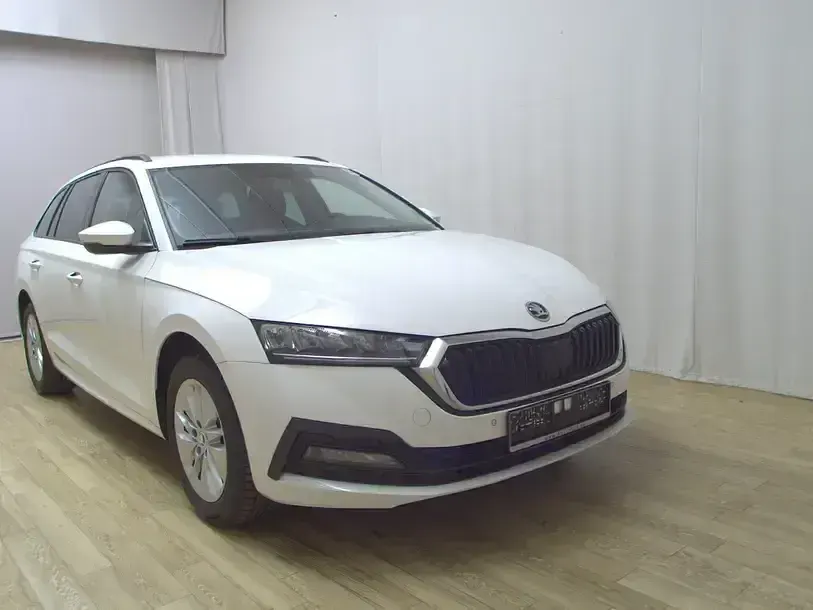 Gebraucht Skoda Octavia Ambition 150 PS (110 kW) 2022 Weiss Kombi
