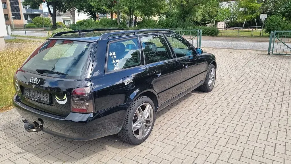Gebraucht Audi A4 101 PS (74 kW) 1999 Schwarz Kombi