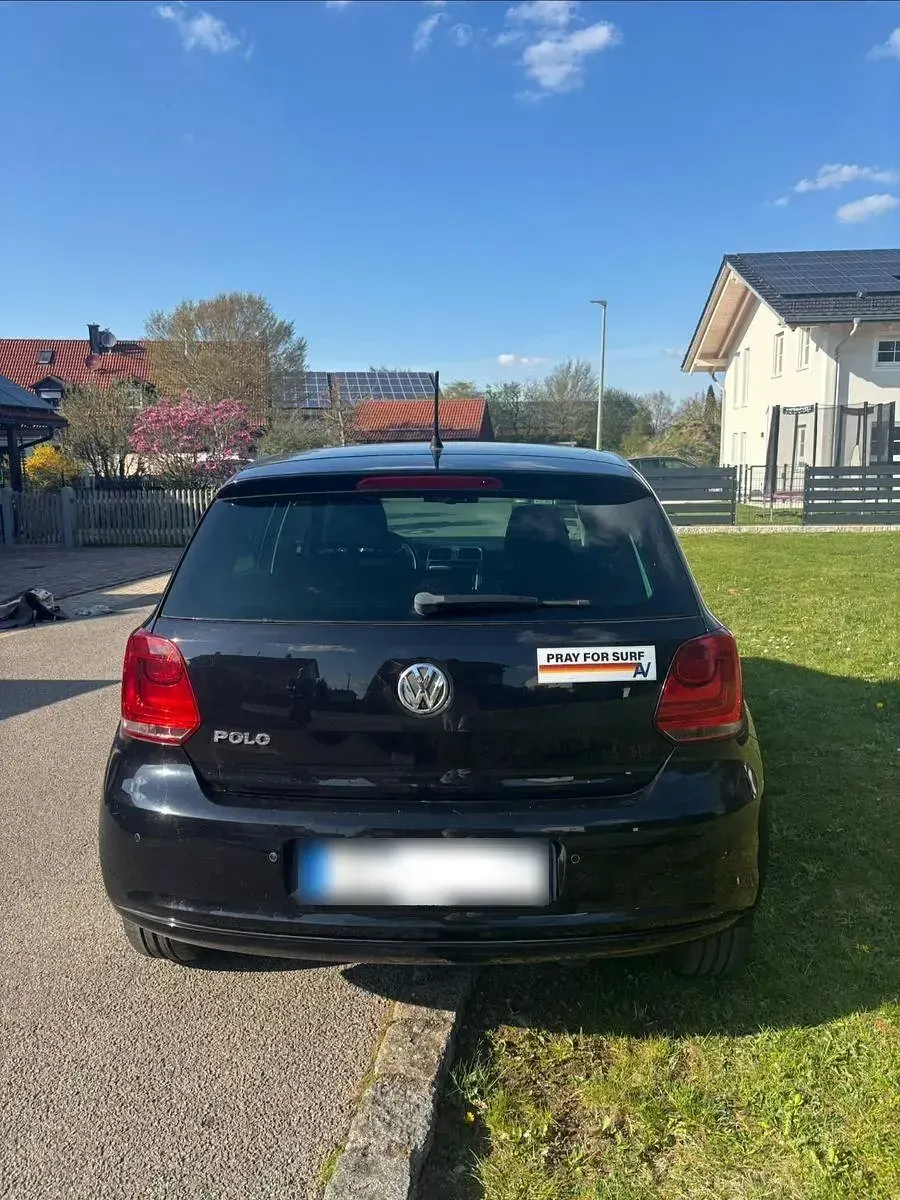 Gebraucht VW Polo Life 60 PS (44 kW) 2013 Schwarz Kleinwagen