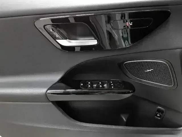 Gebraucht Mercedes C200 163 PS (119 kW) 2023 Weiß Limousine