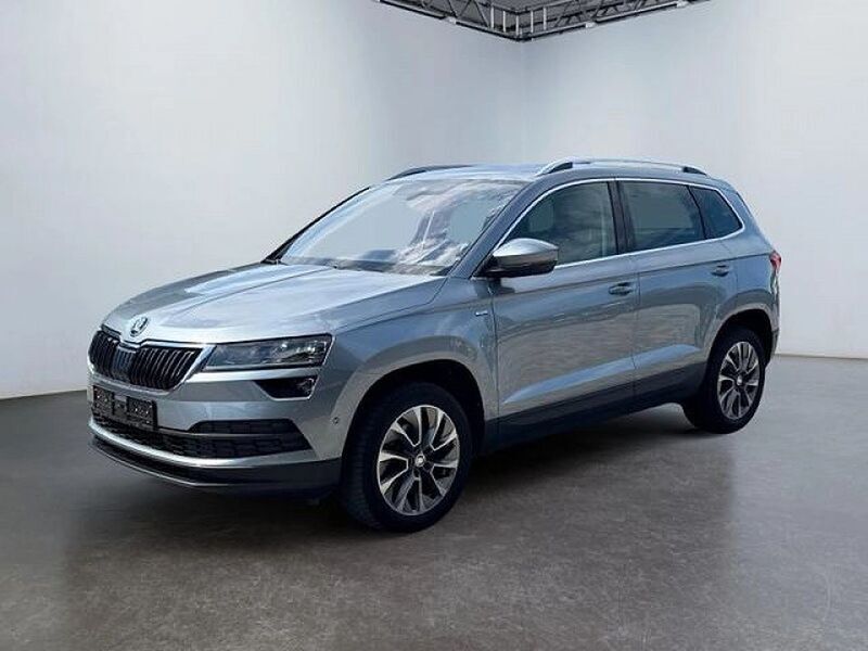 Grau Gebraucht 2020 Skoda Karoq Drive SUV | 27.589 € (Etwas zu teuer) - Bild 1/4
