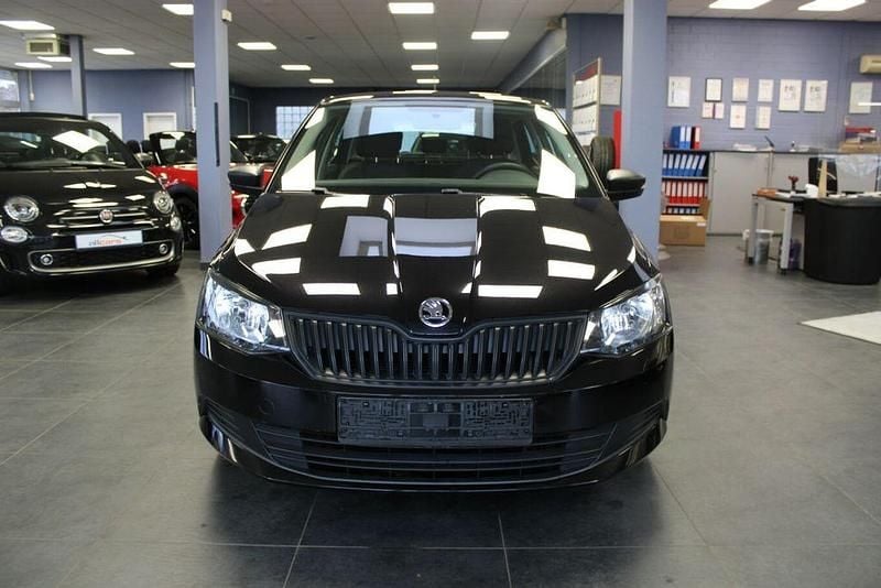 Gebraucht Skoda Fabia Cool Edition 60 PS (44 kW) 2016 Schwarz Limousine