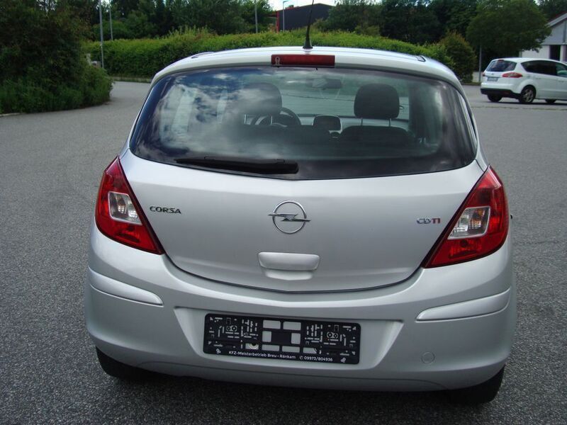 Gebraucht Opel Corsa Edition 90 PS (66 kW) 2008 Silber Limousine