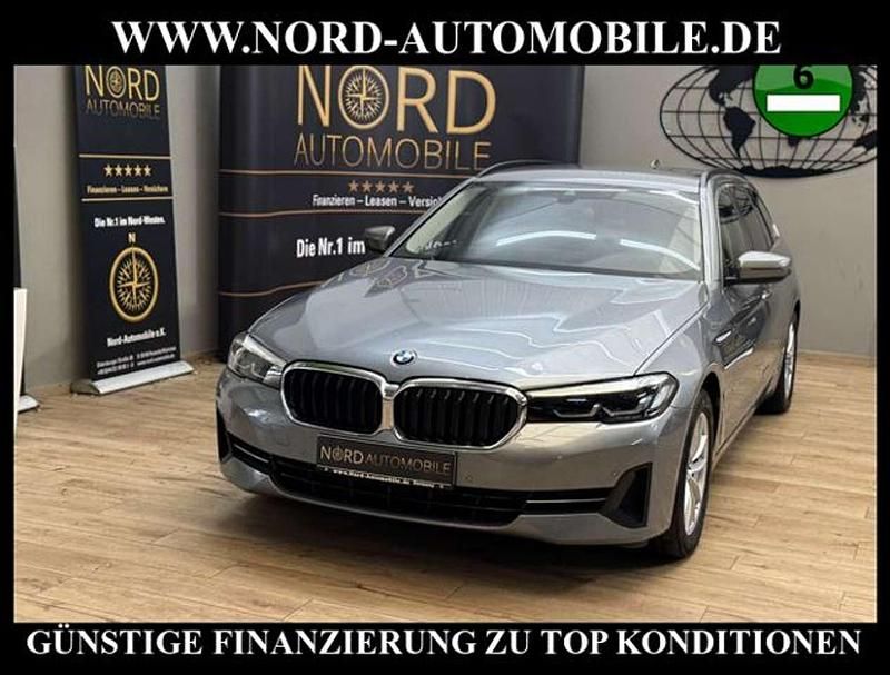 Grau Gebraucht 2023 BMW 520 Sport Line Kombi | 32.400 € (Superpreis) - Bild 1/3