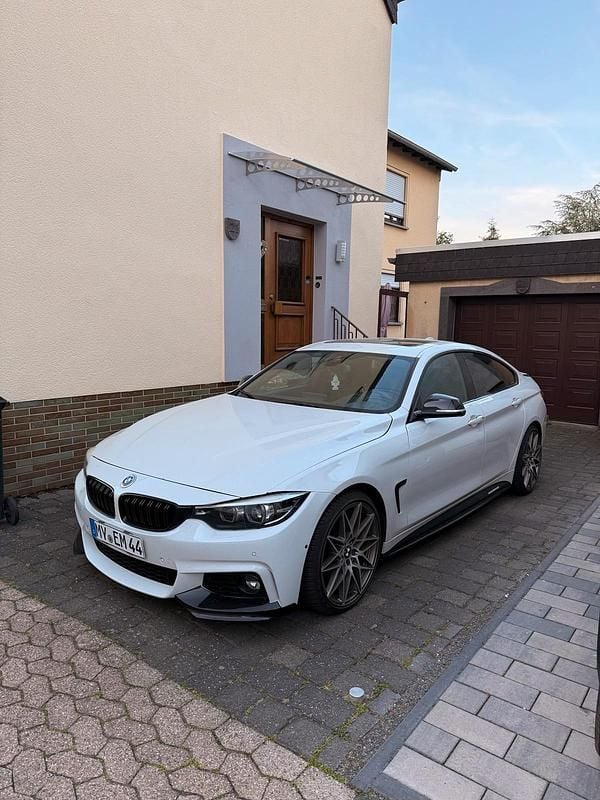 Weiß Gebraucht 2017 BMW 440 M Performance Coupé | 27.000 € - Bild 1/4