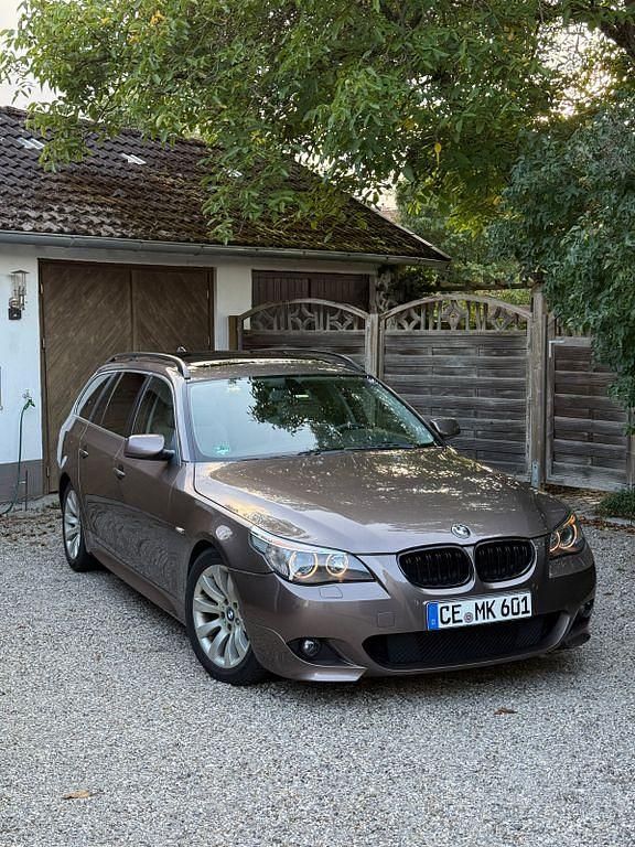 Grau Gebraucht 2004 BMW 530 M Sport Limousine | 4.999 € (Superpreis) - Bild 1/4