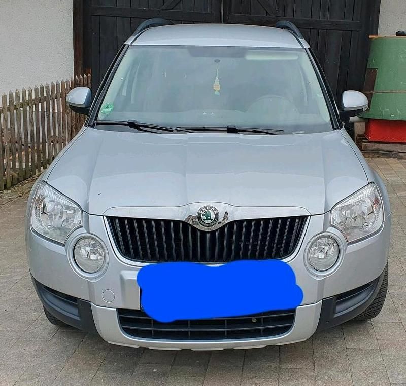 Grau Gebraucht 2010 Skoda Yeti SUV | 5.000 € (Superpreis) - Bild 1/4