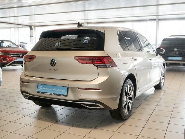 Gebraucht VW Golf VIII Move 110 PS (80 kW) 2024 Ivorysilvermetallic Limousine