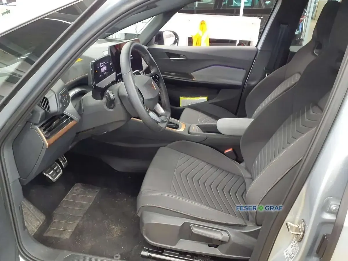 Second-hand Cupra Born 169 kW (231 CP) 2025 Argintiu Hatchback