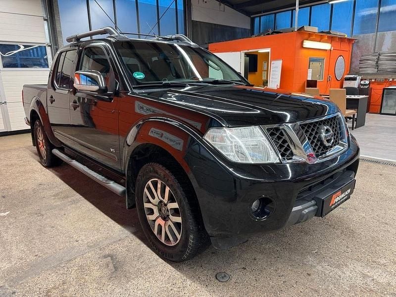 Gebraucht Nissan Navara 231 PS (169 kW) 2013 Schwarz Pickup