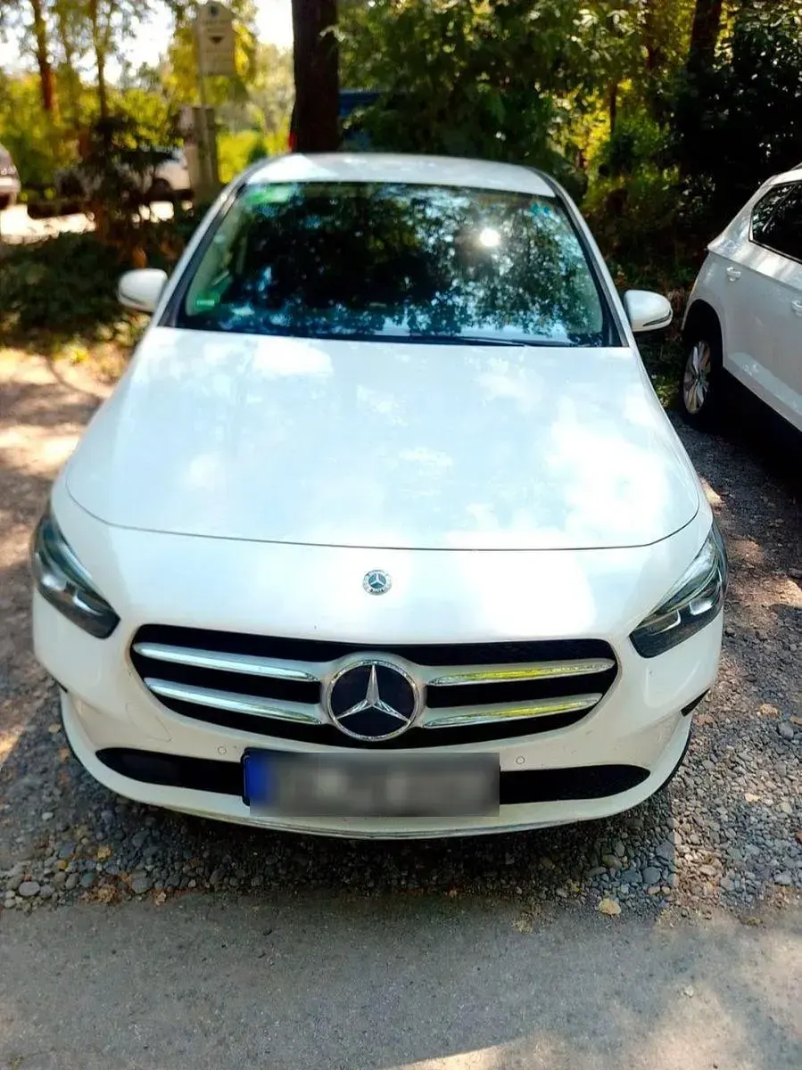 Gebraucht Mercedes B180 116 PS (85 kW) 2019 Weiß Kleinwagen