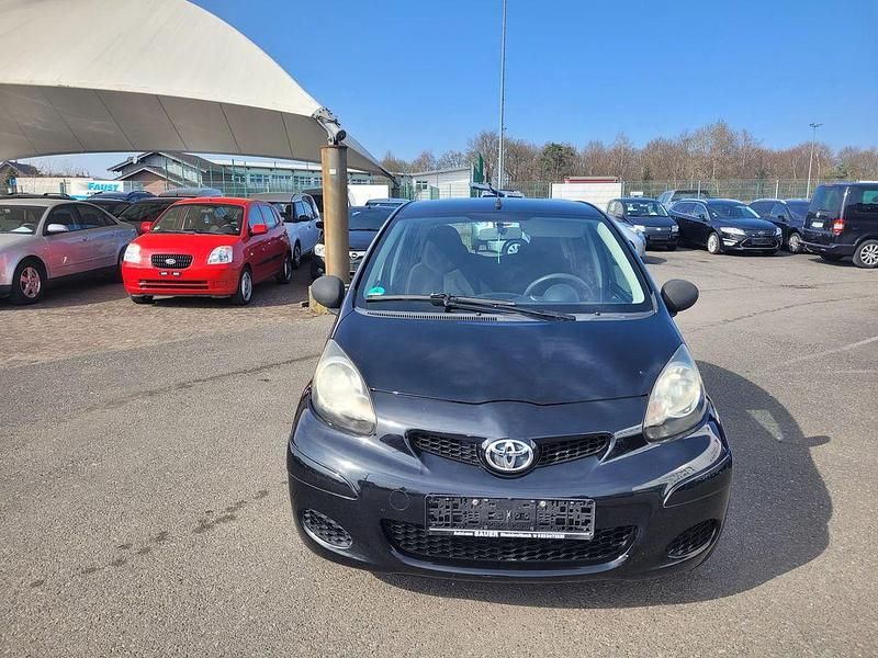 Gebraucht Toyota Aygo 68 PS (50 kW) 2009 Schwarz Kleinwagen
