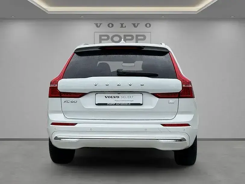 Gebraucht Volvo XC60 Core 398 PS (292 kW) 2024 Crystal white / metallic SUV