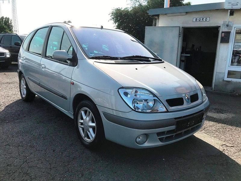 Silber Gebraucht 2002 Renault Scénic Dynamique Van / Kleinbus | 2.199 € (Fairer Preis) - Bild 1/4