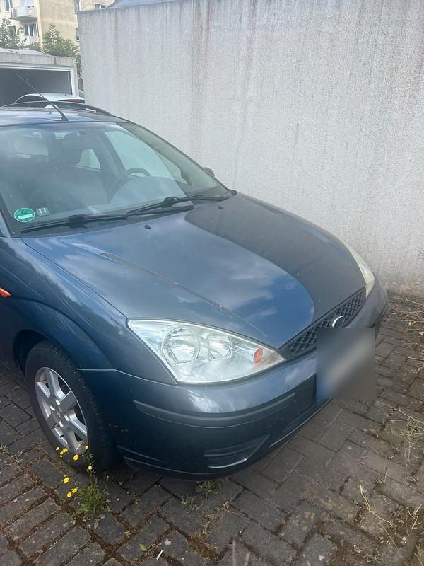 Grau Gebraucht 2002 Ford Focus Kombi | 500 € (Superpreis) - Bild 1/2