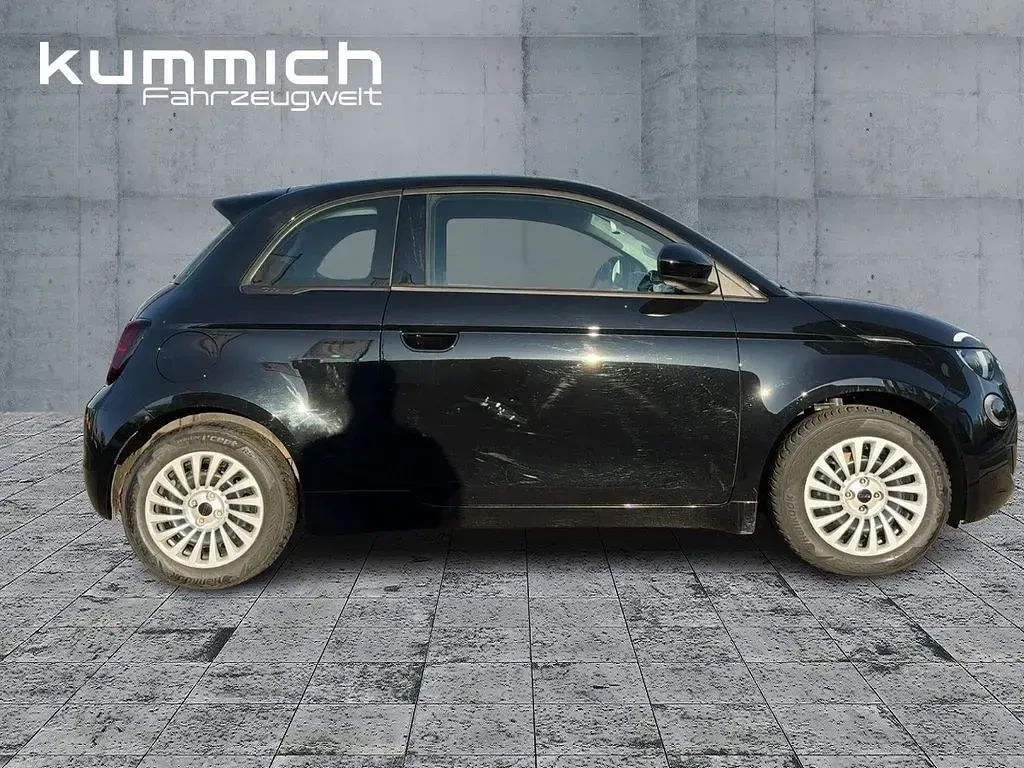 Gebraucht Fiat 500e Action 69 kW (95 PS) 2022 Schwarz Limousine