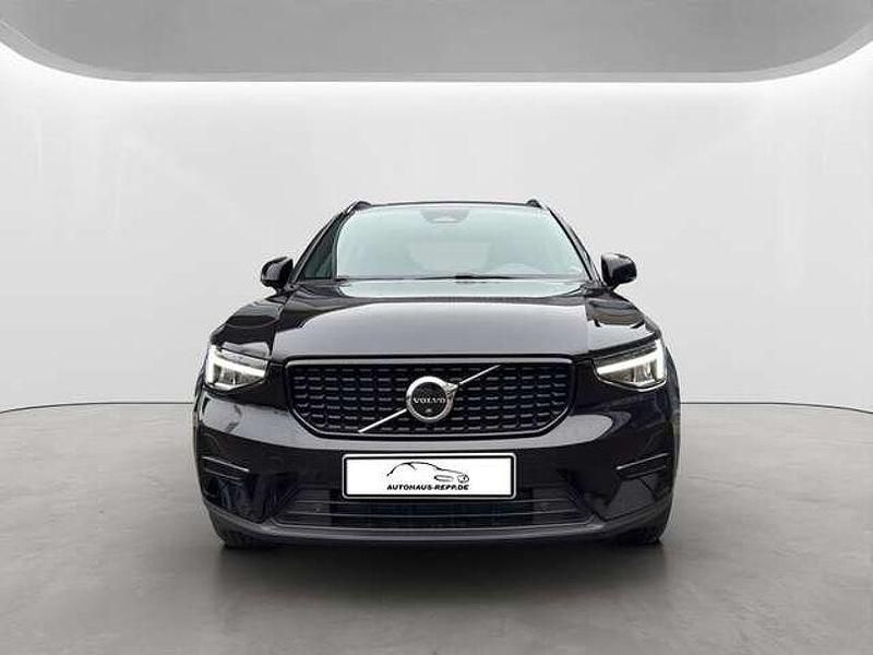Gebraucht Volvo XC40 Plus 163 PS (119 kW) 2023 Onyx black SUV