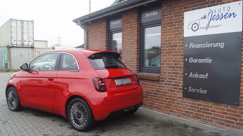 Gebraucht Fiat 500e Red 69 kW (95 PS) 2022 Rot Kleinwagen