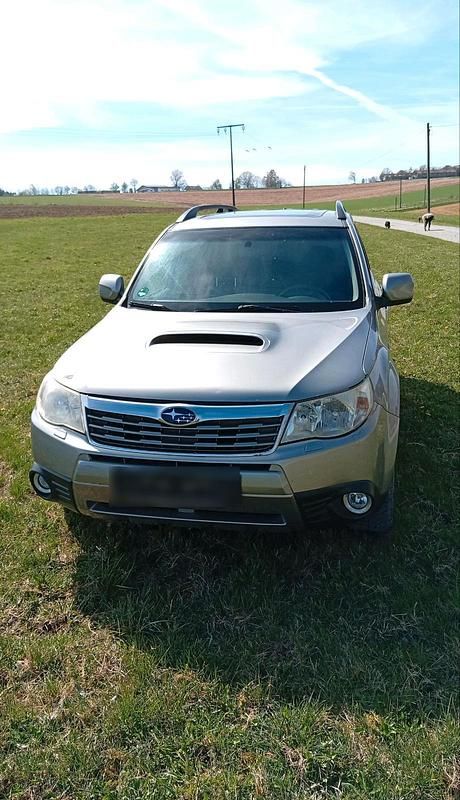 Usata Subaru Forester 150 CV (110 kW) 2011 Argento SUV