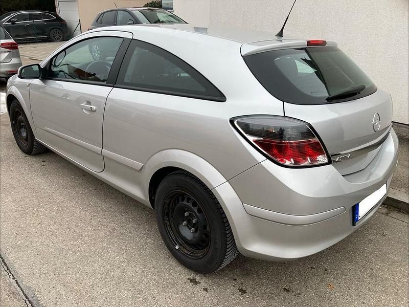 Gebraucht Opel Astra GTC 105 PS (77 kW) 2006 Silber Limousine