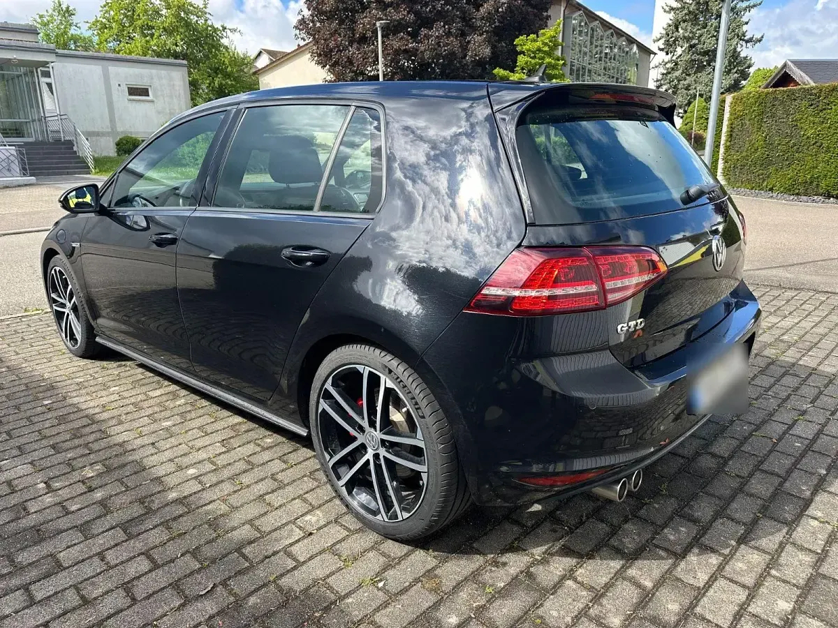 Second-hand VW Golf VII GTD 184 CP (135 kW) 2016 Negru Berlinǎ