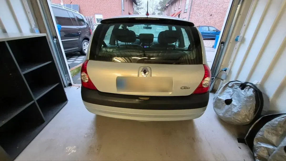 Gebraucht Renault Clio II 75 PS (55 kW) 2004 Silber Kleinwagen