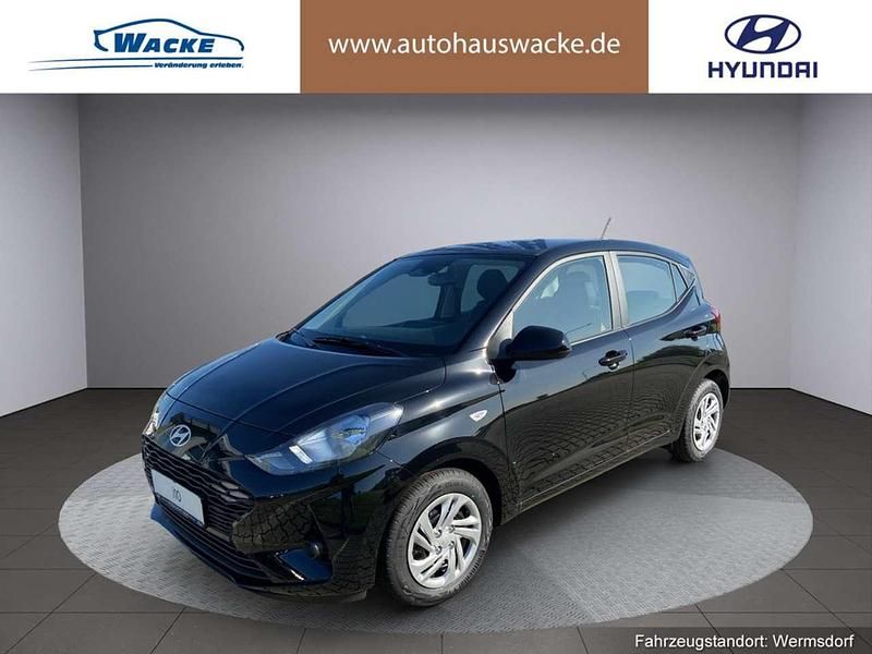 Farbe: schwarz Neu 2025 Hyundai i10 Select Kleinwagen | 17.980 € (Fairer Preis) - Bild 1/4