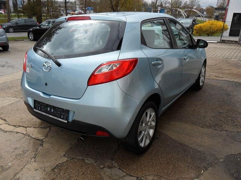 Gebraucht Mazda 2 Independence 75 PS (55 kW) 2009 Icy blue Kleinwagen